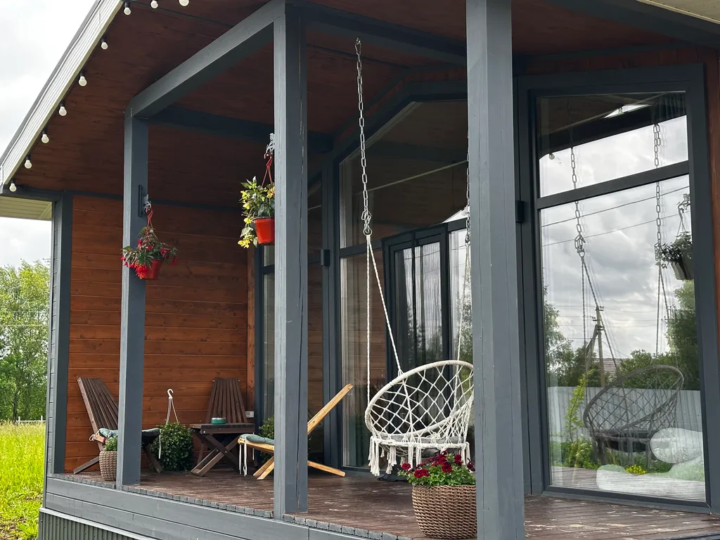 Уютный современный дом рядом с озером