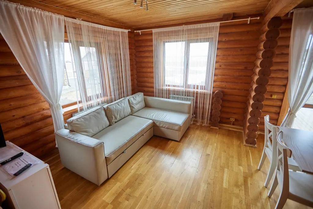 Большой коттедж с видом на озеро