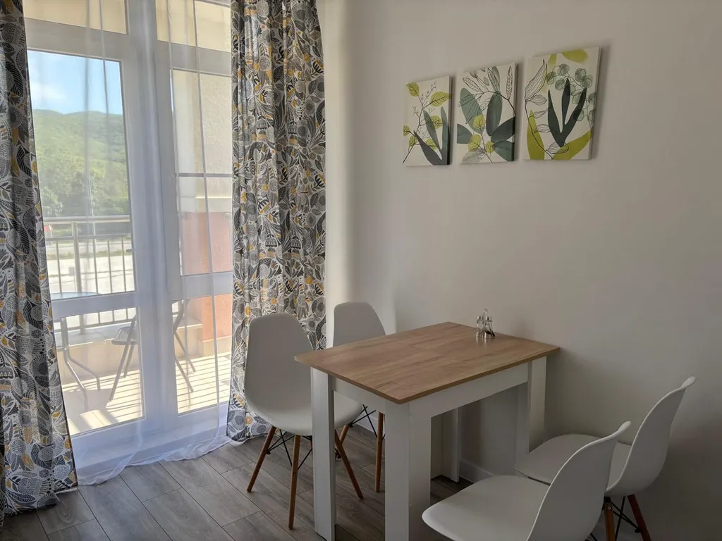 275 Однокомнатная с бассейном на 4 человека