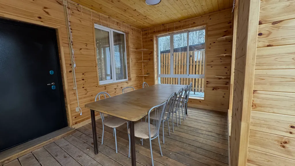 Дом Тихий Бор в березовом лесу