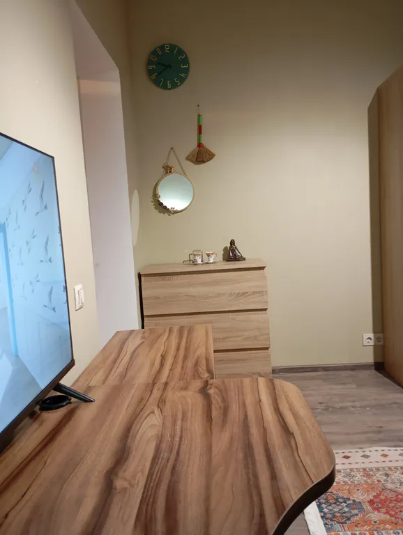 Комната с балконом в мансарде частного дома