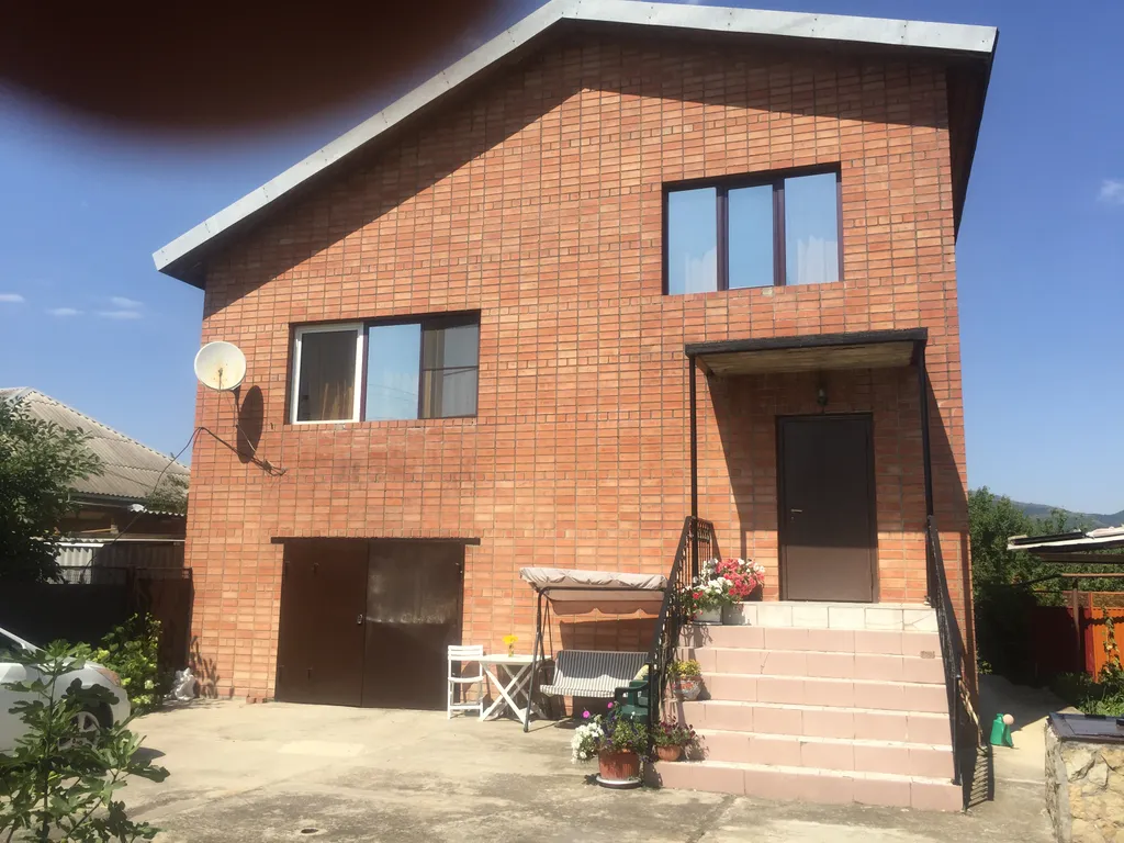 Коттедж Частный дом с садом в тихом месте — Цемдолина