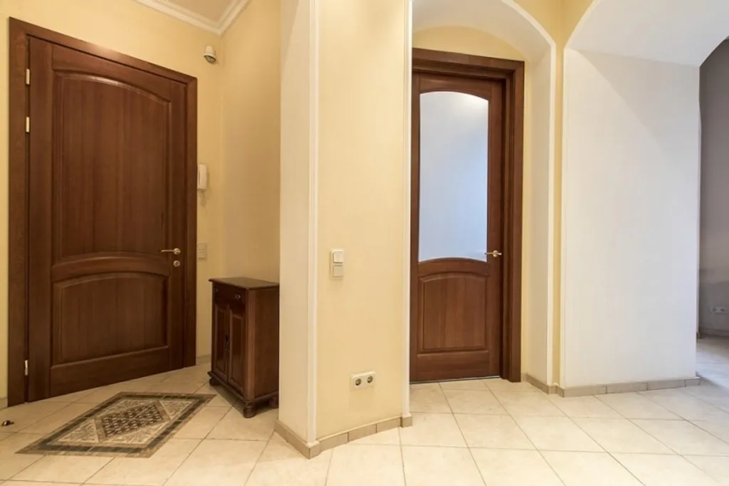 Avrora 3br apartment