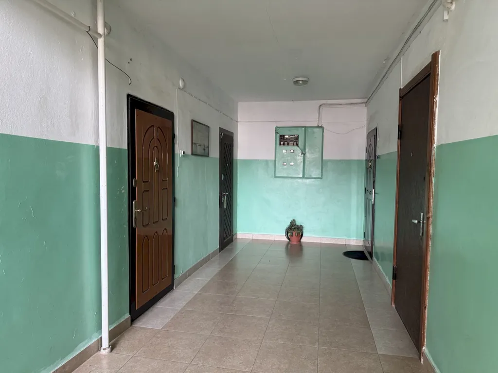 Квартира Четырёхкомнатная квартира в центре с балконом – 7 минут до моря — Геленджик