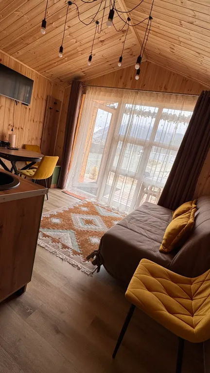 Уютный домик с видом на горы