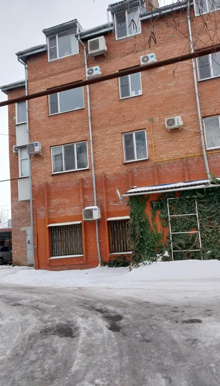 Однокомнатная квартира возле Ледового дворца. Рядом район ЗВТ.