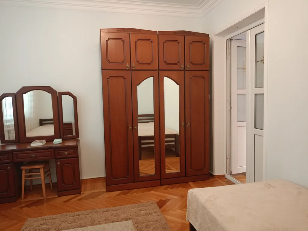 Уютный дом возле термального источника по дороге на курорт Мамисон