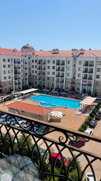 Квартира Квартира в ЖК Изумрудный город на берегу моря с бассейном — Геленджик