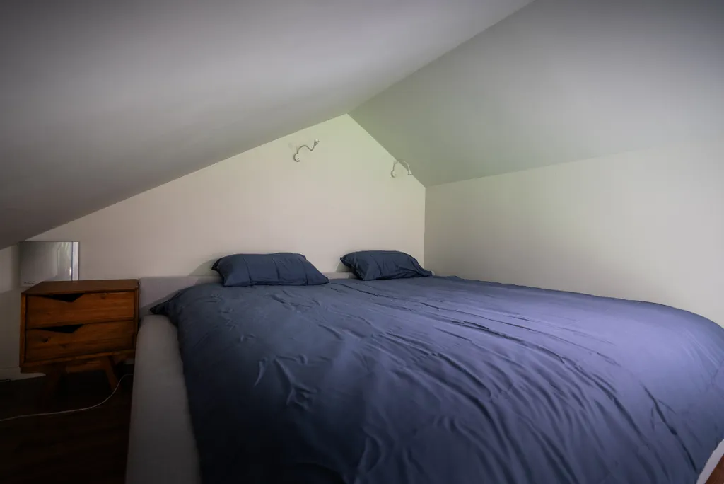 Наедине - дом в лесу