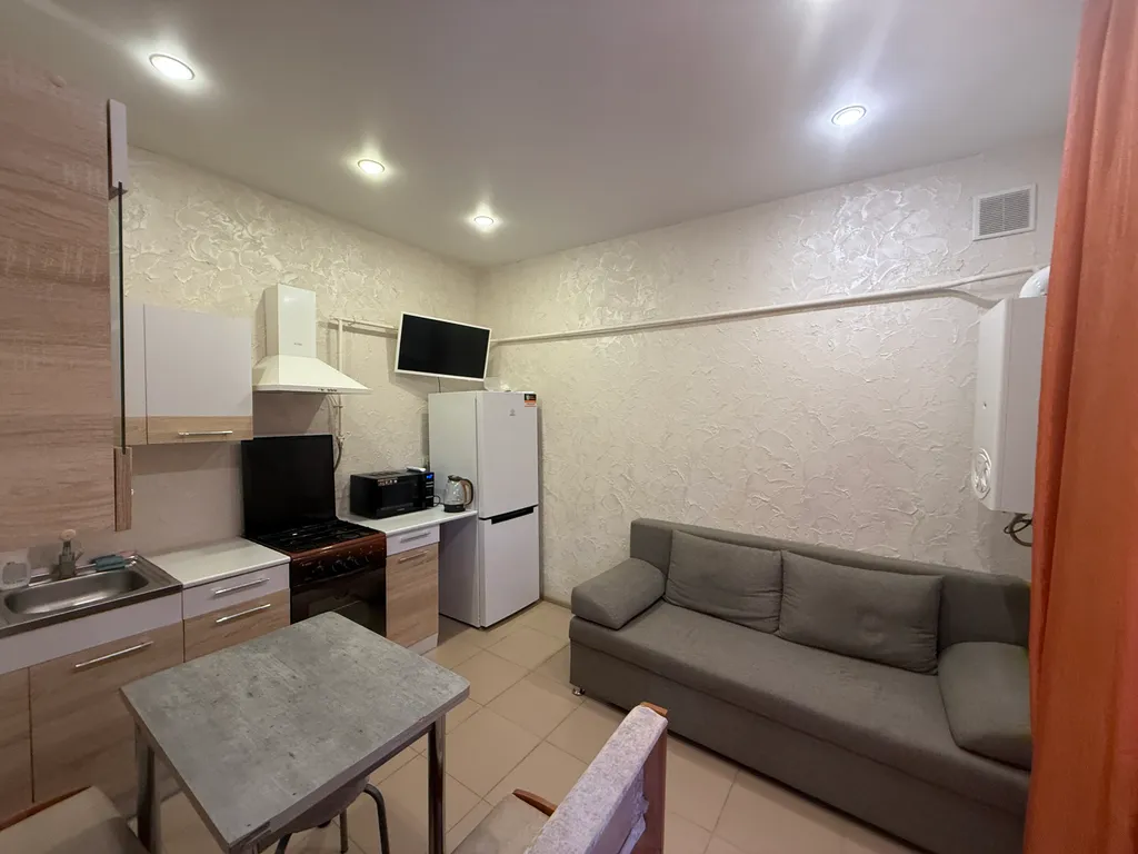 Дом с бассейном