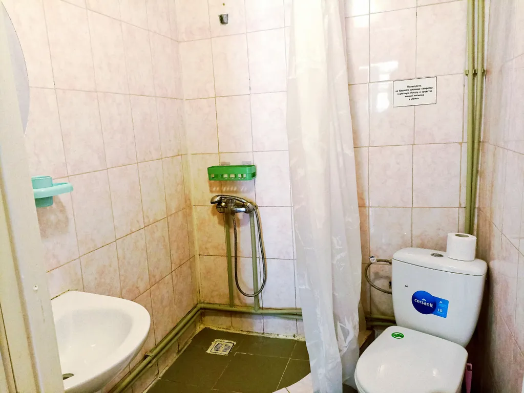 Коттедж Домик со своей беседкой около бассейна — Севастополь