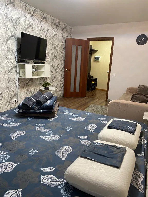 По-домашнему уютная квартира, всегда есть горячая вода, с кондиционером