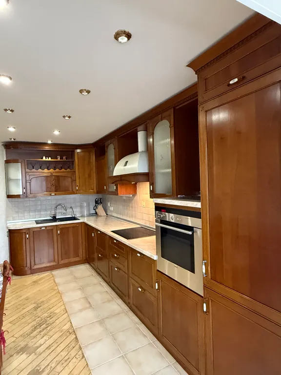 Шикарная просторная квартира с дизайнерским ремонтом