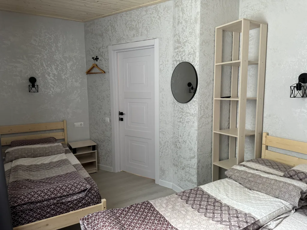 Дом с прудом у леса с хвойным оазисом в 3 км от ГЛЦ Абзаково до 8 гос.