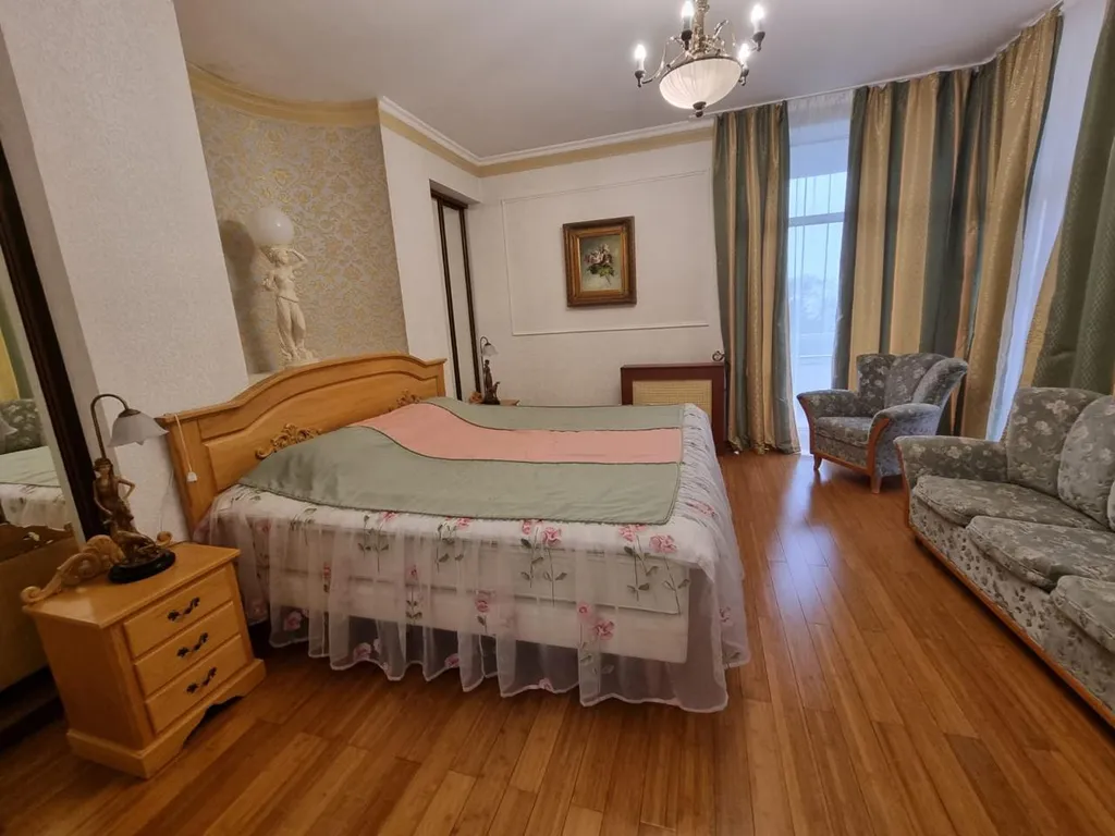 Вилла с бассейном и видом на море