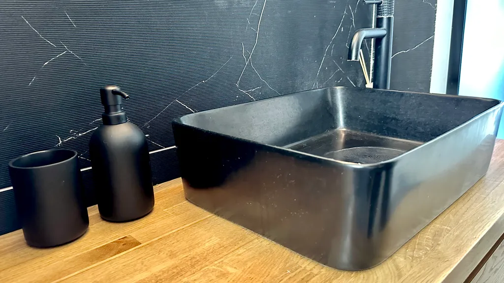 GW945 квартира с балконом с видом на море (Gugel Waves Nahariya)