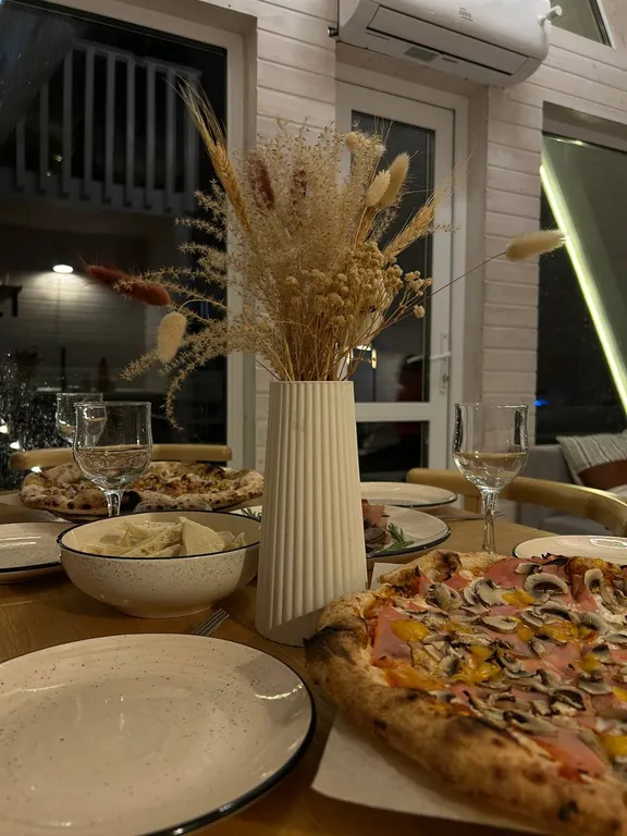 Загородный дом с чаном и панорамным видом на озеро