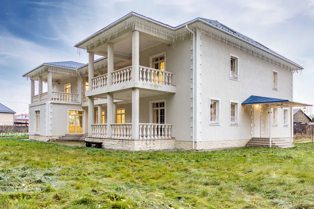 Просторный коттедж с бильярдом и сауной