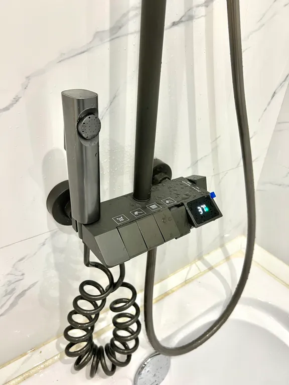 Новая квартира с прекрасными видами в центре города у канатной дороги