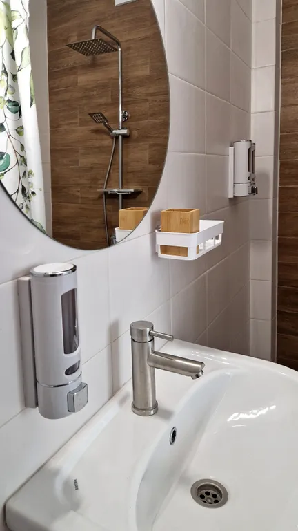 Уютная студия в лесу