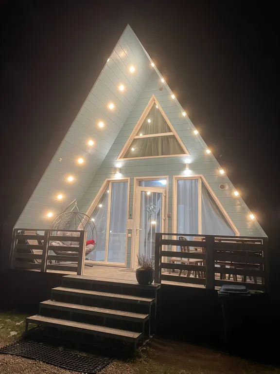 Коттедж Уютный дом аттик А-фрейм у Снетковского озера — Ларионово