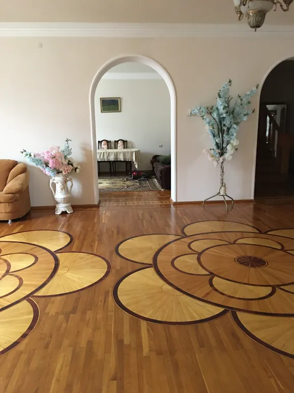 Большой уютный загородный дом с садом