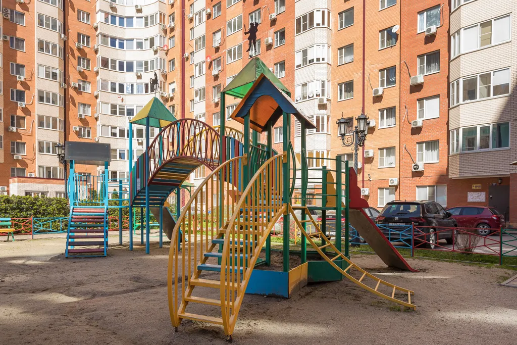 Двухкомнатные апартаменты LikeHome Изумрудные вблизи парка Галицкого