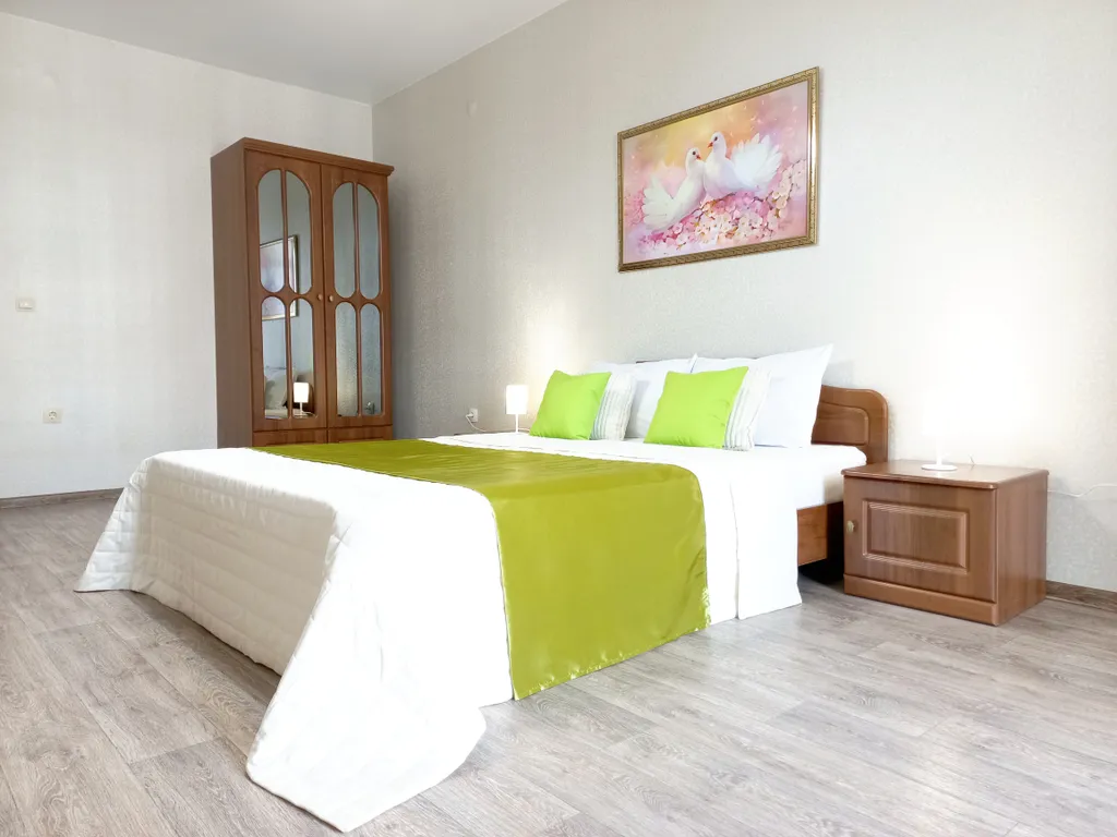 Евродвушка с панорамным остеклением рядом с зоопарком