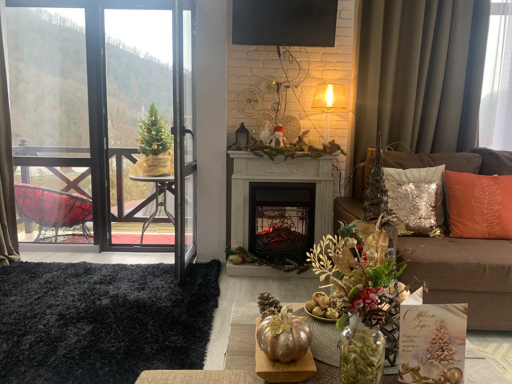 Солнечная стильная студия в горах Красной Поляны