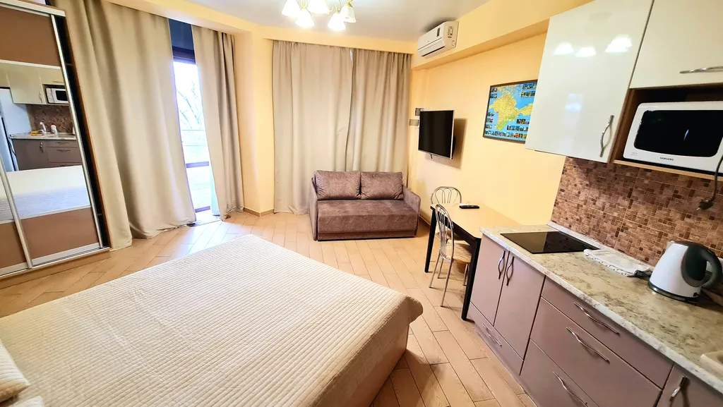 Квартира-студия с отдельным входом в Ливадии на берегу моря — аренда посуточно в Ливадия