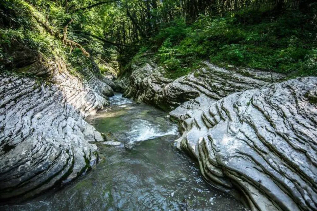 Квартира с балконом с видом на горы