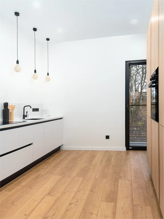 4-комнатный Дом