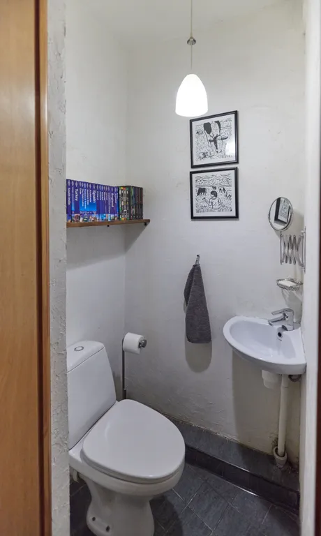 Квартира Квартира Старинная мебель в лучах солнца — Москва