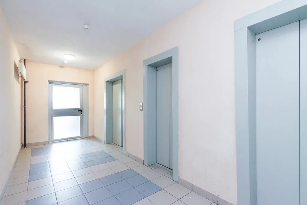 Уютная студия с большой лоджией в доме бизнес-класса