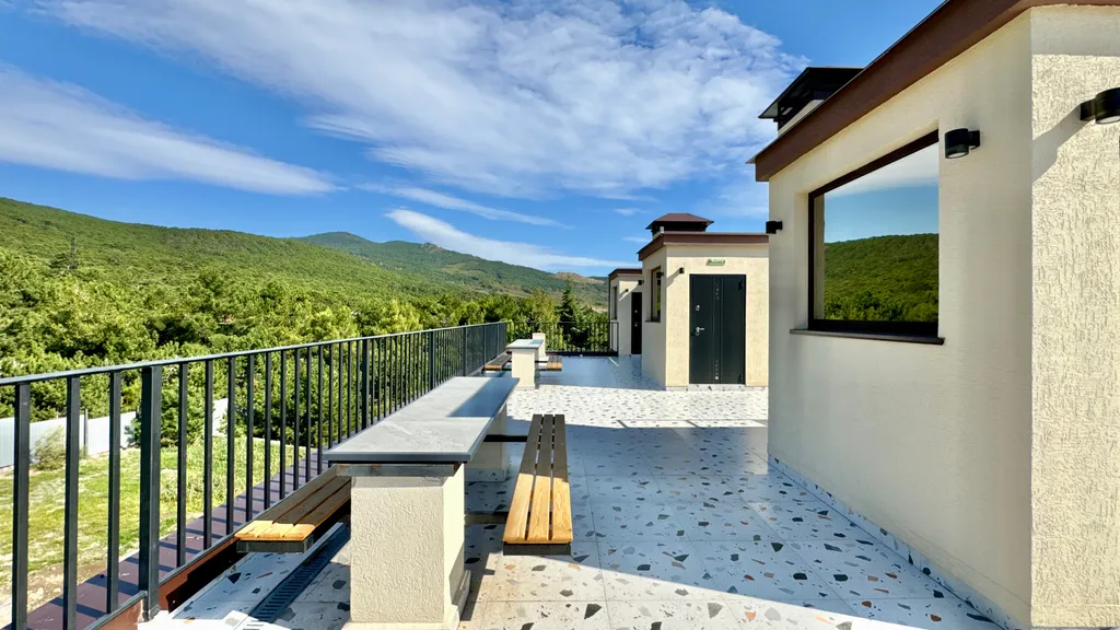 Таунхаус Панда в лесной зоне с подогреваемым бассейном и баней Кореиз