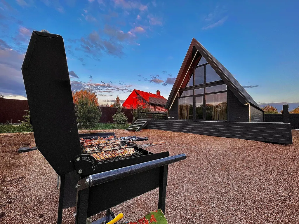 Домик у реки с банным чаном и сап-бордами