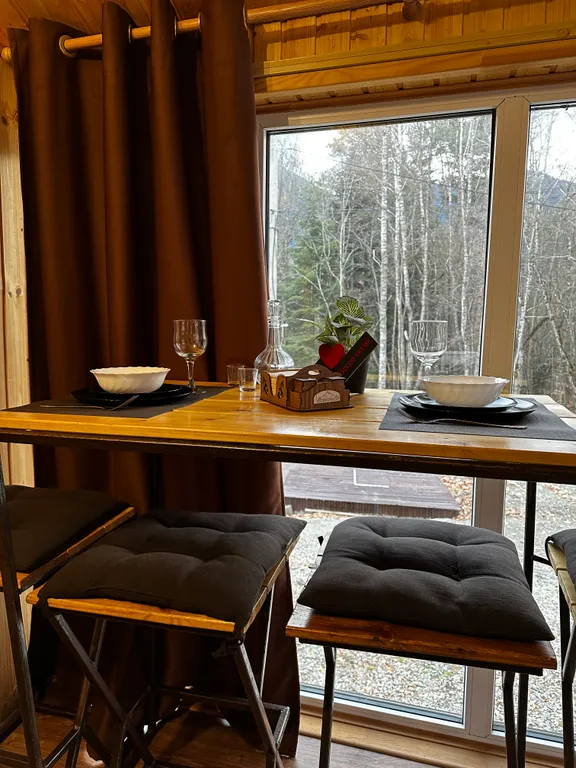 Уютный домик в чаще леса