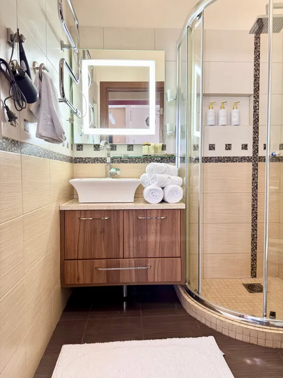 Двухкомнатная квартира в центре с закрытой парковкой