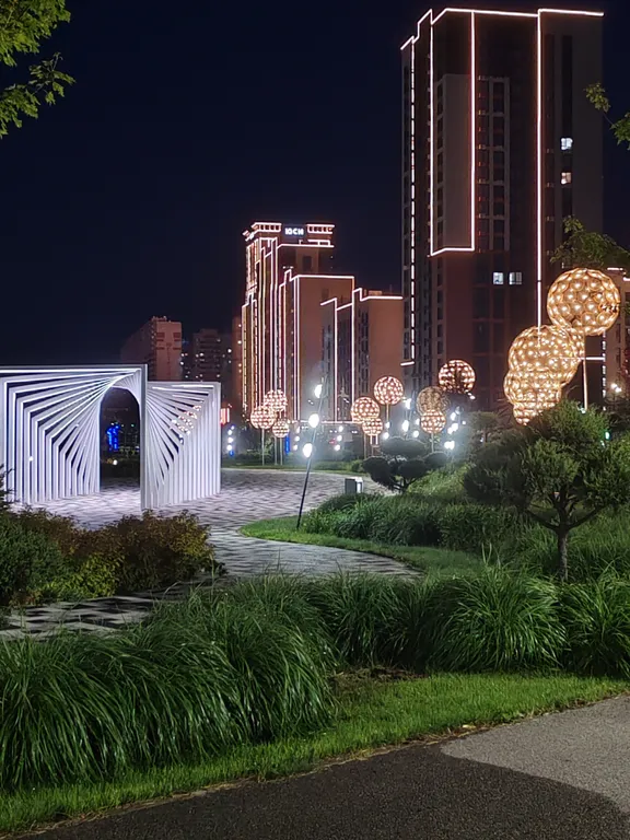 Квартира с видом на сквер Героев России