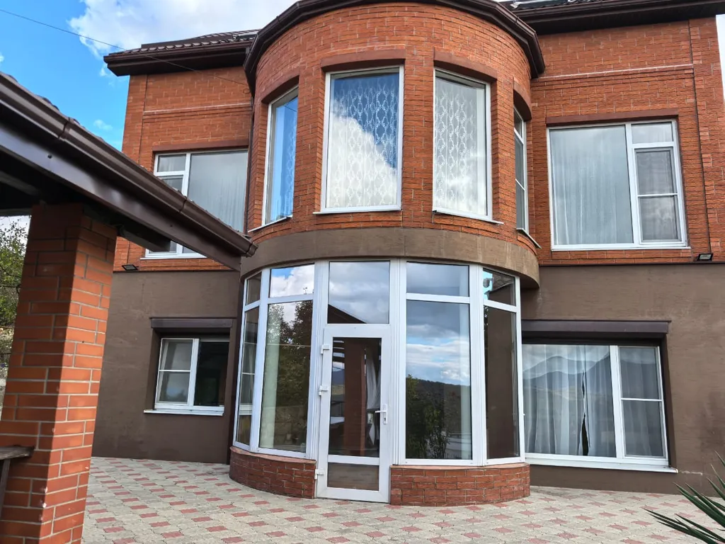 Коттедж Дом на участке 12 соток — аренда посуточно в Абрау-Дюрсо