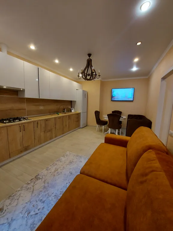 Двухкомнатная квартира на фонтане