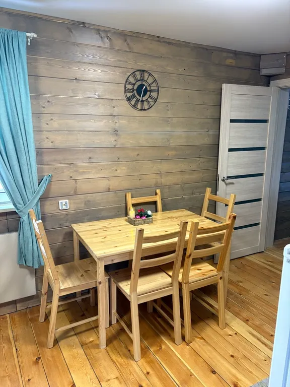 Коттедж Теплый дом с двумя спальнями — Шерегеш