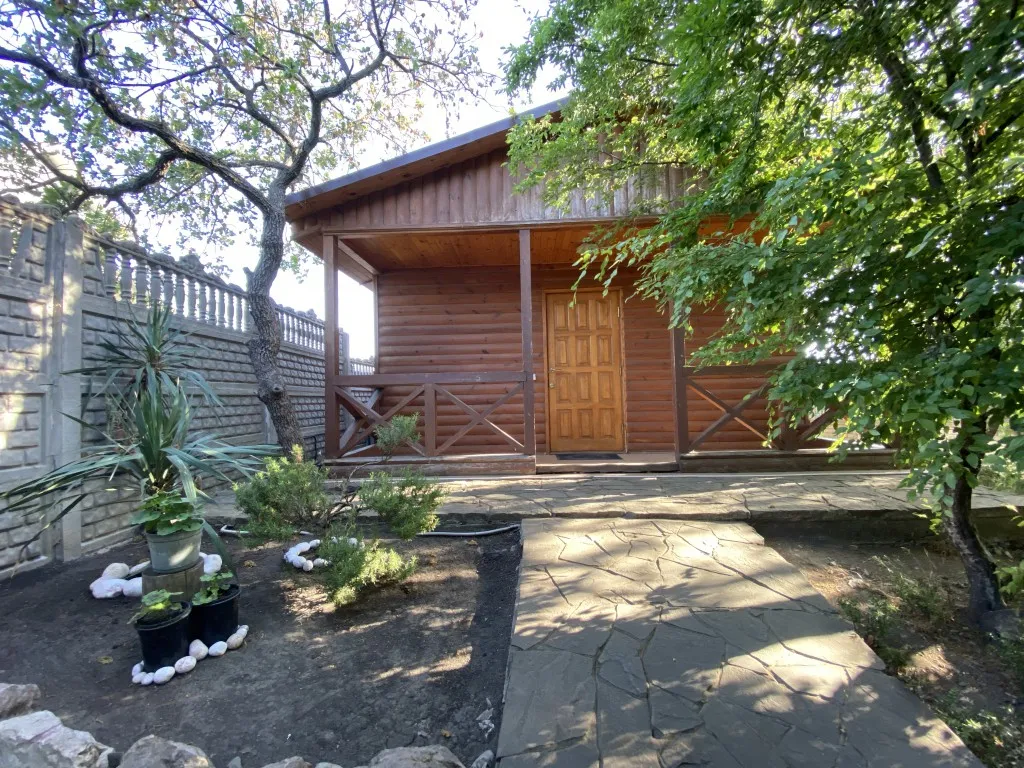 Сруб в Ялте c бассейном и сауной