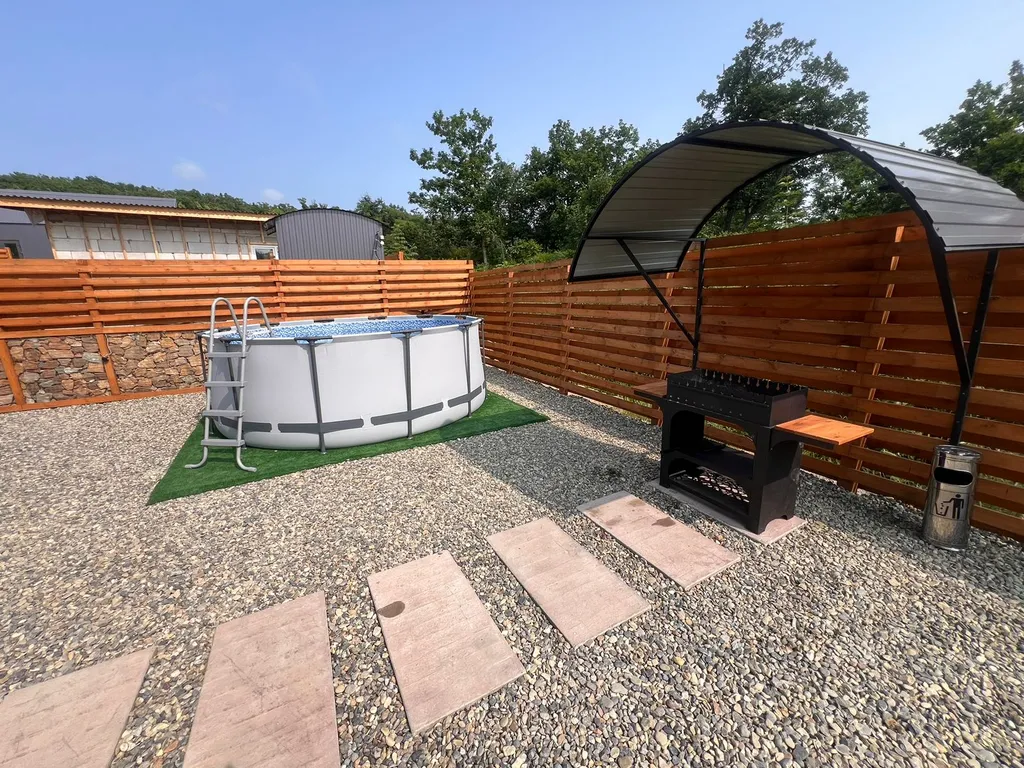 4х местный барн с чаном и бассейном в Артеме