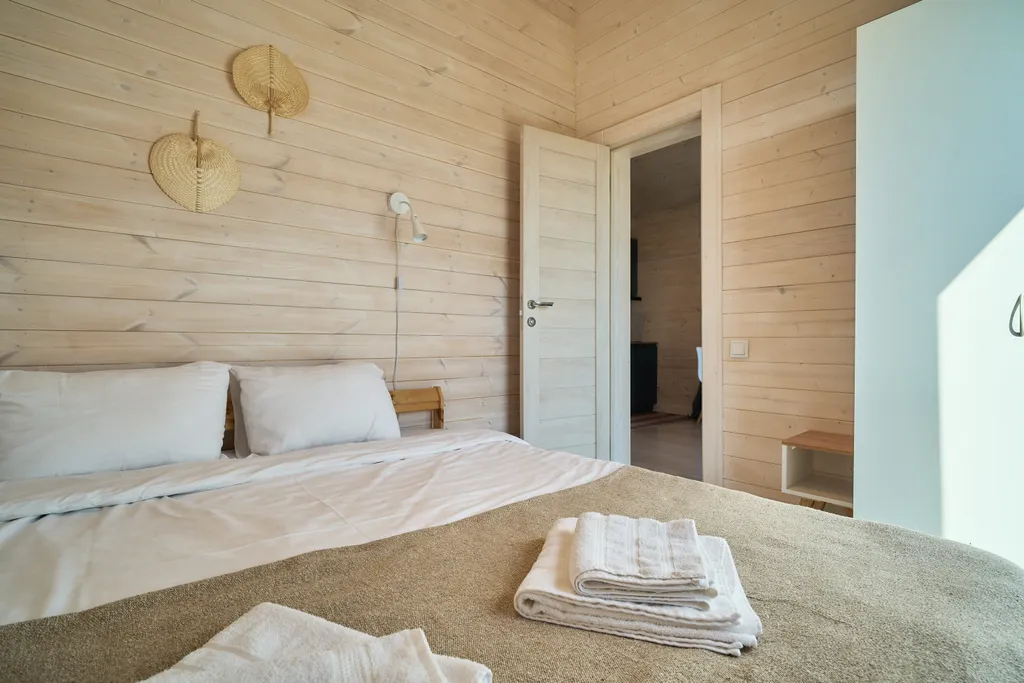 Дом с видом на пруд