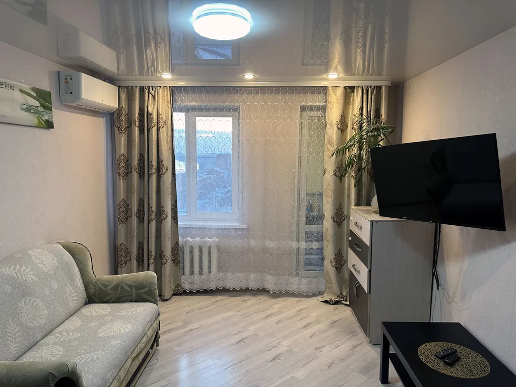 Квартира Однокомнатная квартира с отдельной кухней в центре — Владивосток