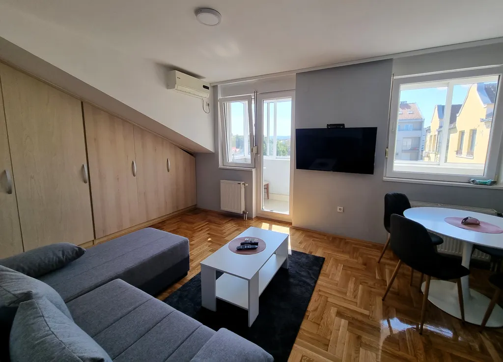 Квартира Квартира Евродвушка LikeHome life в самом сердце Нови Сада — Нови-Сад