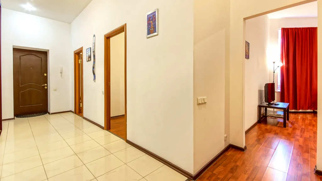 Квартира Квартира 3 спальни, лифт, вид на площадь — Санкт-Петербург