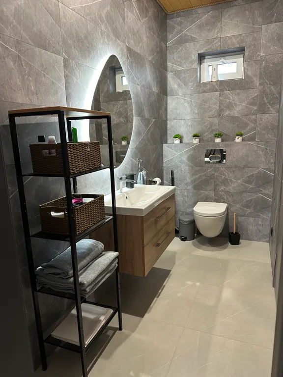 Дом в лесу с баней и бассейном