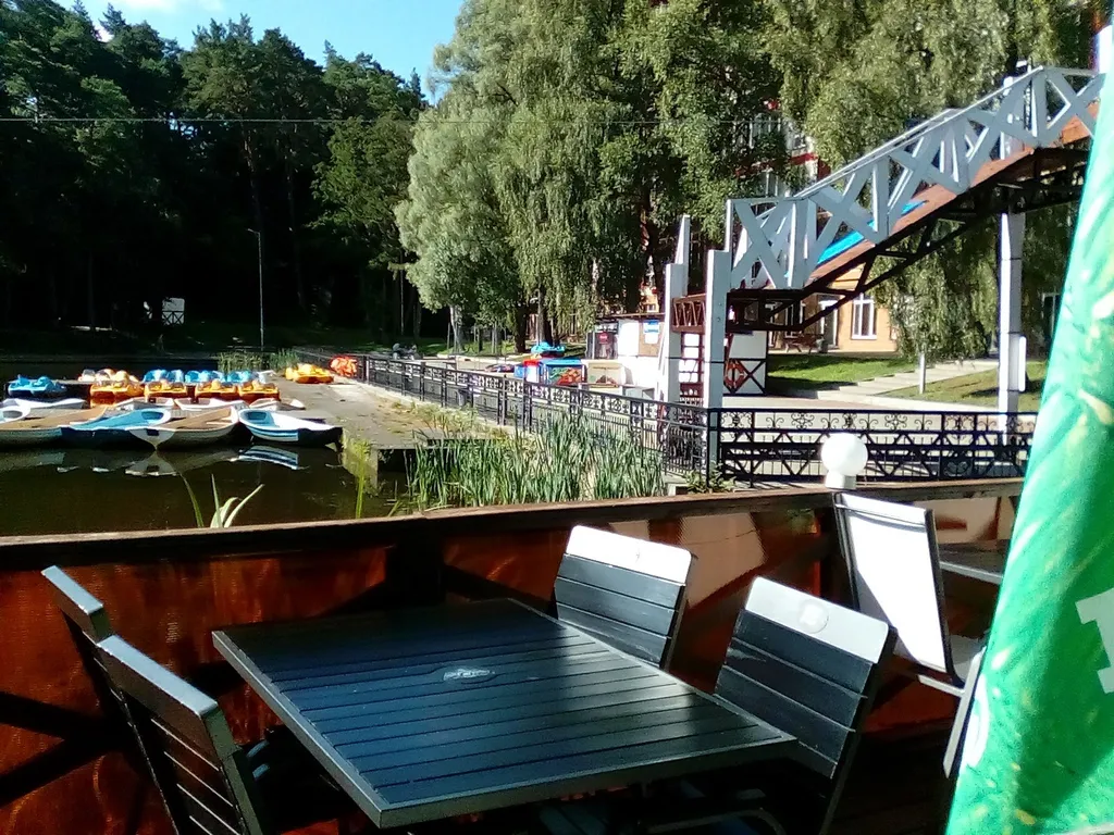 Квартира у моря, с видом на озеро и сосновый бор